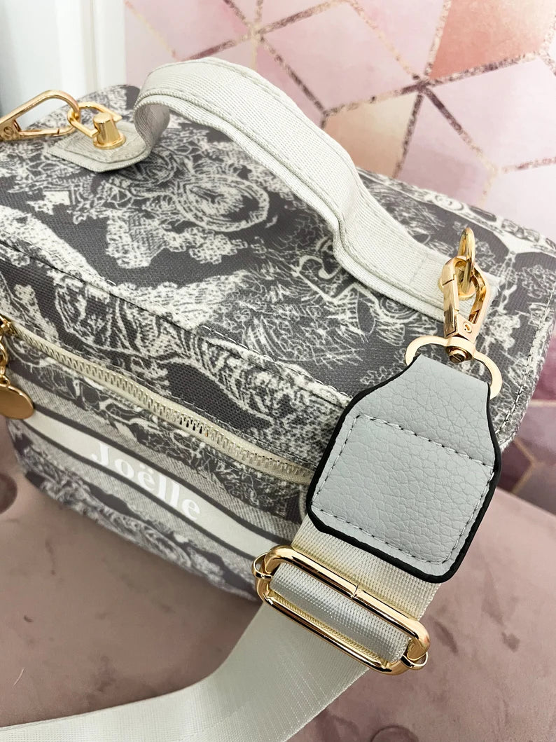 Custom Name Wedding Gifts Vanity Case Bag Crossbody Cosmetics Personalised Bridesmaid Make Up Bag Bride Gifts Pink Canvas Bag