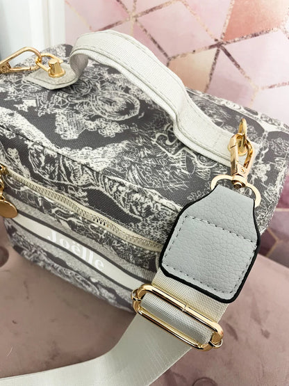 Custom Name Wedding Gifts Vanity Case Bag Crossbody Cosmetics Personalised Bridesmaid Make Up Bag Bride Gifts Pink Canvas Bag