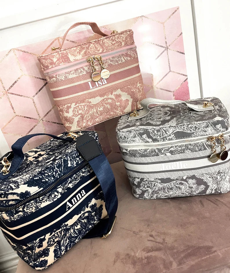 Custom Name Wedding Gifts Vanity Case Bag Crossbody Cosmetics Personalised Bridesmaid Make Up Bag Bride Gifts Pink Canvas Bag