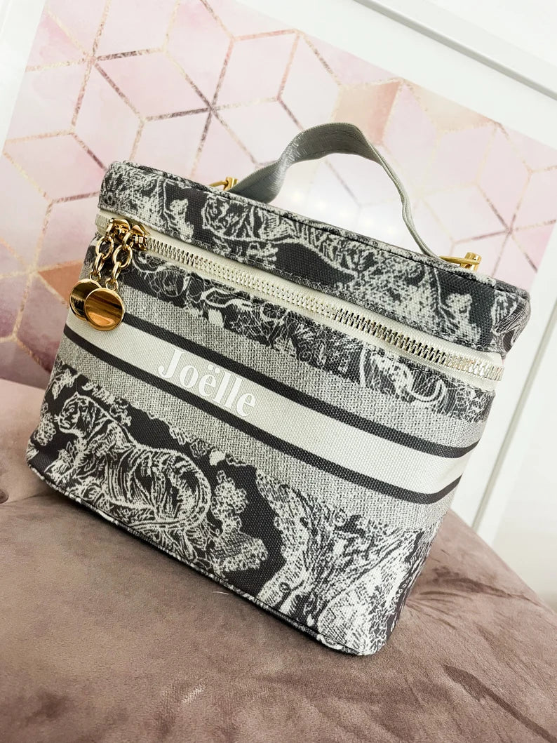 Custom Name Wedding Gifts Vanity Case Bag Crossbody Cosmetics Personalised Bridesmaid Make Up Bag Bride Gifts Pink Canvas Bag