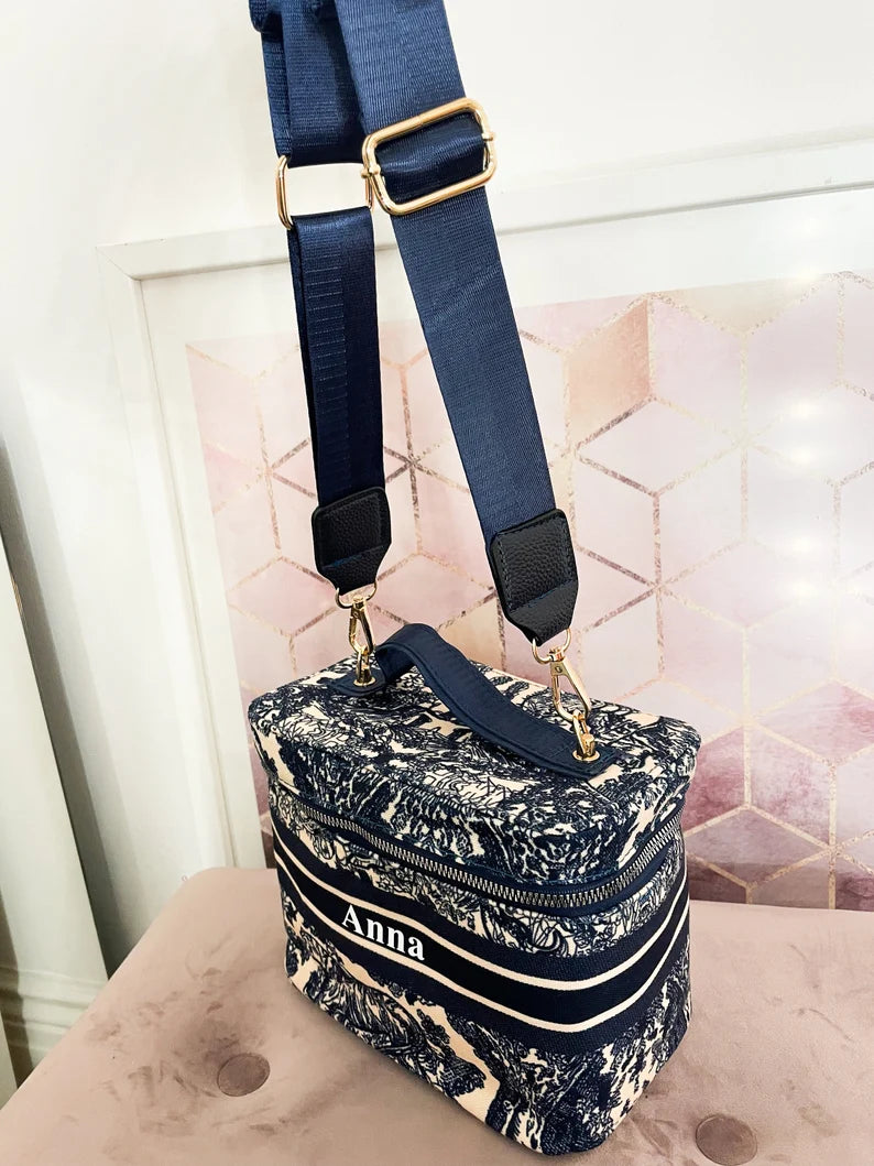 Custom Name Wedding Gifts Vanity Case Bag Crossbody Cosmetics Personalised Bridesmaid Make Up Bag Bride Gifts Pink Canvas Bag