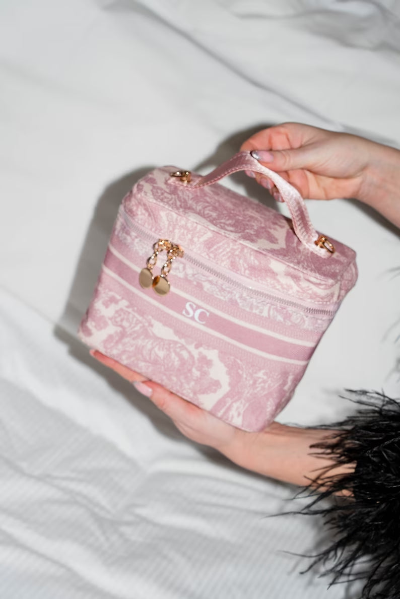 Custom Name Wedding Gifts Vanity Case Bag Crossbody Cosmetics Personalised Bridesmaid Make Up Bag Bride Gifts Pink Canvas Bag