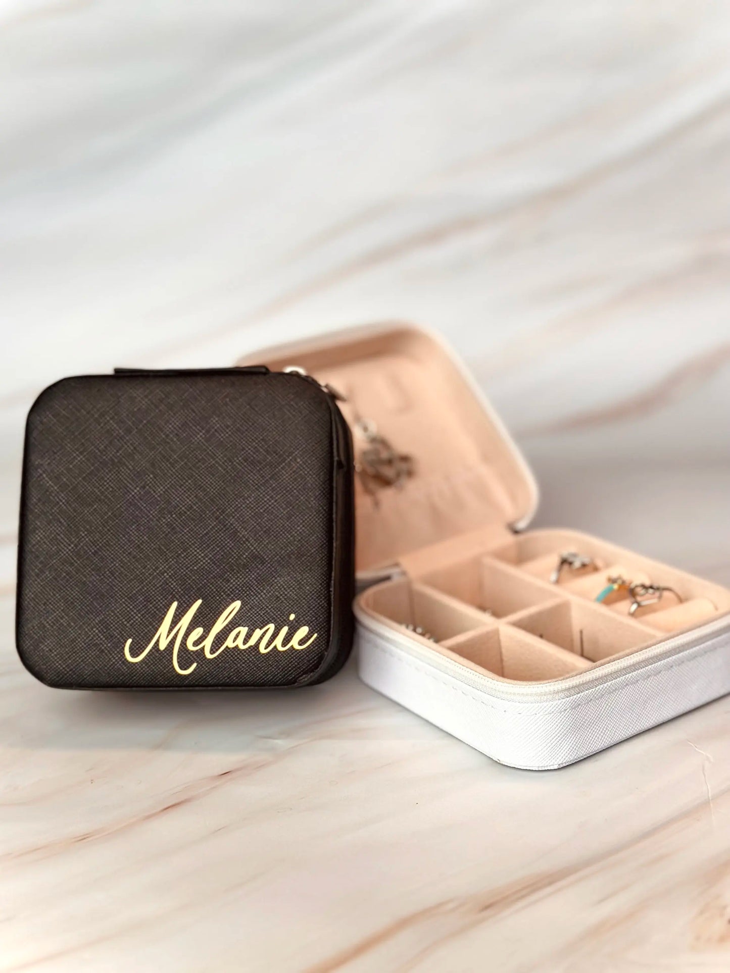 Personalized Bridesmaid Gifts Bachelorette Party Gift Travel Jewelry Case Wedding Gifts Hen Party Gifts Birthday Favor For Her